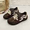 Tênis casuais femininos novos para outono, estilo estudante alemão para treinamento, tênis de cano baixo com cadarço leve, estilo Forrest Gump, design retrô color-block 2026