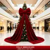 Decoraciones Navideñas Árbol de Navidad Lazo Rojo Grande Adornos Colgantes Escena Decorativa Atmósfera Festiva Tienda de Centro Comercial