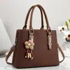 Bolsa Feminina Texturizada Elegante para o Dia a Dia com Pingente Floral, Bolsa de Mão com Alça de Ombro, Bolsa Transversal para o Trabalho Diário, Bolsa para o Trabalho