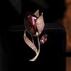 Broche de Tulipán de Cristal de Corea del Sur Broche de Tulipán de Cristal de Corea del Sur Corsage Personalizado para Mujer de Gama Alta Combinable Moda Atmosférica Accesorios de Pin de Luz Antideslizante