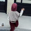 Traje a rayas para niño estilo coreano 2026 primavera y otoño nuevo conjunto de tres piezas para el campus, ropa infantil casual elegante para niños pequeños y niños pequeños