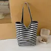 Bolsa Tote Rayada de Bloques de Color Casual Estilo Artístico de Nicho Más Vendida en Corea Bolsos de Hombro de Doble Cara con Ambiente Dulce y Relajado para Mujer