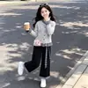 Pantalones de Pierna Ancha con Estampado de Retazos Estilo Casual Primavera y Otoño para Niñas Mayores, Conjunto de Dos Piezas Versión Coreana con Cárdigan de Color Contrastante, Moderno