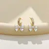 Brincos de Tarraxa em Forma de C de Zircônia de Alta Qualidade Novo Temperamento Borboleta Pingente Elegante Moderno Versátil Brincos Joias de Orelha
