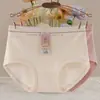 2025 Nova Roupa Íntima Feminina Algodão Puro Simples Cintura Média Respirável Calcinha Estampa de Letras Cintura Forro Duplo na Virilha