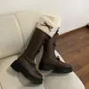 Botas plataforma estilo francês marrons justas com forro de fleece para mulheres, novo estilo outono/inverno 2026, botas longas retrô para mulheres baixinhas.