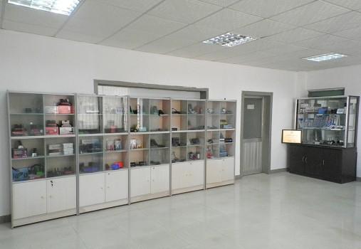 1298132100_1788834537