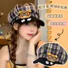 Versátil Sombrero Octagonal con Lindo Diseño de Dibujos Animados, con un Osito, Cara de Pato, Boina para Artistas Femeninas, Cabeza Grande, Gafas a Cuadros