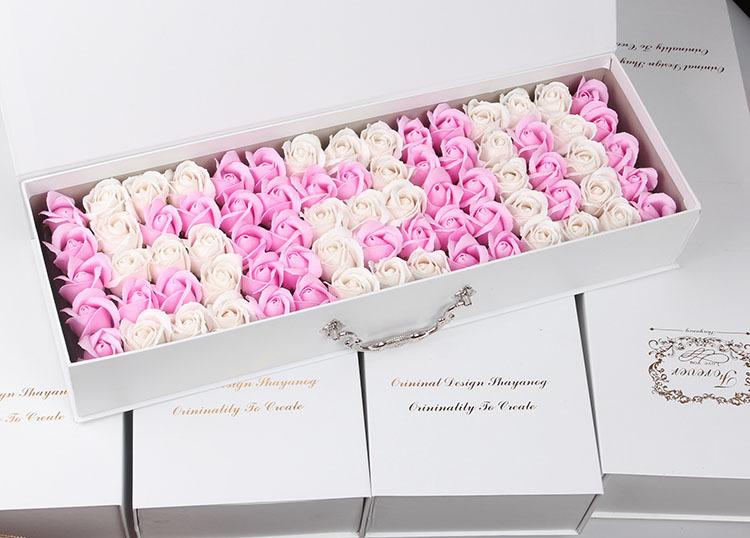 75朵520粉底白字