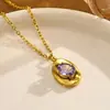 Collar con colgante de frijoles dorados pequeños estilo Maillard incrustados con circonita de colores joyería de personalidad simple de nicho joyería de acero de titanio chapada en oro
