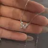 Popular no Xiaohongshu: Colar Borboleta Totalmente Cravejado para Mulheres, Moderno, Luxuoso, Pingente Versátil, Corrente para Clavícula de Zircônia Exquisita e de Alto Padrão