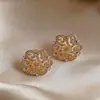 Brincos de Prata Banhados a Ouro 18K com Agulha de Prata e Padrão de Flor de Zircônia, Novos Brincos Elegantes em Estilo Chinês com um Toque de Luxo Leve e de Alta Qualidade