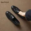 Sapatos Preguiçosos Mocassins Marrons para Mulheres 2026 Novo Outono Sola Macia Borla Estilo Britânico Sapatos Pequenos de Couro Salto Baixo Sapatos de Salto Único