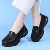 Zapatos de enfermera de verano en stock para mujer, con amortiguación de aire, suela suave, antideslizantes, suela gruesa, ahuecados, transpirables, cómodos zapatos de trabajo médicos