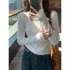 Top de capa base de cuello bajo para mujer 2026 nuevo otoño e invierno suéter gris de punto de cuello cuadrado ajustado top interior de tacto de alta gama