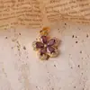 Colar Pingente Flor de Diamante Roxo para Mulheres, Colar Pingente Flor de Zircônia Roxa Totalmente cravejado de Diamantes de Luxo Leve, Corrente para Clavícula Banhada a Ouro com Design de Nicho