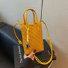Bolso Tejido Popular de Verano para Teléfono Móvil Nicho 2025 Nuevo Bolso Pequeño de Mano para Mujer Conveniente Bolso Cruzado para Salir