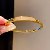 Pulseira com Fecho de Letra em Zircônia Banhada a Ouro Real 18K, Pulseira Personalizada Moderna e Resistente, Joia de Luxo Leve de Alta Qualidade para Mulheres