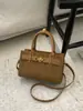 Bolso Pequeño Retro con Estampado de Leopardo para Mujer Otoño e Invierno 2025 Nuevo Estilo Bolso de Hombro Cruzado Bolso de Mano Cuadrado Pequeño Versátil para el Día a Día