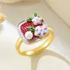 Meizu Três Distritos Versão Coreana Anel de Flor com Zircônia Incrustada em Cobre Anel para Dedo Indicador de Flor Gota de Óleo Doce Pequeno Fresco para Mulheres Joia da Moda