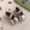 Sapatos de Couro Pequenos para Bebê Menina 2025 Novo Estilo Estilo Japonês Laço Princesa Flats de Boca Quadrada Antiderrapante Sola Macia para Bebê Sapatos para Criança