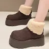 Botas de nieve de gamuza a la moda para mujer, nuevo estilo invierno 2026, con forro de felpa, suela engrosada y un diseño de punta en forma de mango, que se asemeja a zapatos de algodón estilo Birkenstock