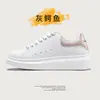 Zapatos Putian Mcqueen Zapatos Blancos Zapatos de Mujer de Suela Gruesa Negro de Suela Gruesa Todo Negro Guerrero Negro Tenis para Hombre que Aumentan la Altura