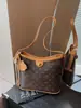 Bolsos de Mujer de Gran Capacidad de Moda para Comercio Exterior Este Año, Nuevo Otoño e Invierno 2025 Bolso Cubo Casual Versátil de Hombro y Cruzado