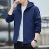 Chaqueta versátil de moda elegante para hombre para primavera y otoño, prenda exterior con capucha simple estilo business casual