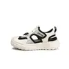 Sapatos infantis sandálias de menino estilo verão 2025 novo vazado sola macia sapatos infantis de malha simples sapatos esportivos leves respiráveis para meninos