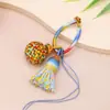 Llavero de Nudo de Diamante Graduado de Hortensia Exquisito Tejido a Mano Colgante Anti-Pérdida para Bolso Adorno de Borla Colorida
