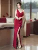 Vestido de un hombro estilo nuevo 2026, Lujo ligero de nicho de alta gama, Sexy adelgazante, Vestido de noche con abertura y diseño de cola de sirena