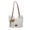 Bolso de felpa de gran capacidad estilo coreano para mujer, colección otoño/invierno 2026, bolso de hombro, bolso tote, adecuado para el uso diario y para ir al trabajo, con un estilo relajado y casual