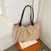 Bolso de mano retro de lunares estilo coreano, nueva colección principios de otoño 2026, moderno y único, bolso de hombro de gran capacidad