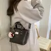 Bolsos para Mujer 2025 Nuevo Textura de Alta Gama Diseño de Nicho Otoño e Invierno Retro Versátil Bolso Cruzado Bolso de Hombro Bolso Cubo