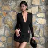 Roupas femininas transfronteiriças 2026 outono novo macacão de cor sólida com decote V e manga longa saia curta plissada terno casual fashion para mulheres
