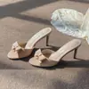 Elegantes zapatos de tacón alto para primavera y verano con detalle de lazo, sandalias de tacón de aguja socialité de punta abierta para mujer 2026 en color nude, estilo francés popular