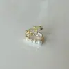Diseño de Nicho de Moda con un Estilo Dulce y Fresco, Adornos de Flor de Zirconia, Perlas Brillantes, Ear Cuffs, Sensación de Lujo Ligero y Alta Gama, Joyería para Orejas de Mujer