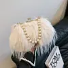 Nova Mochila de Penas de Avestruz, Bolsa de Corrente com Pérolas, Bolsa Pequena Crossbody Estilo Fragrância, Bolsa de Ombro Lisa, Bolsa Feminina de Pelúcia Outono e Inverno
