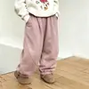 Novidade Coreana 2026 Calça Casual Wide-Leg para Meninas Cintura Elástica Estilo Outono/Inverno Bebê Menina Cor Sólida Versátil Calça Jogger com Plus Veludo