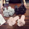 Chinelos de Cetim com Renda de Diamante Brilhante Estilo Levemente Luxuoso para Casa e Uso Externo Sandálias Planas Antiderrapantes Femininas