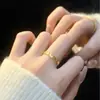 Nuevo Anillo Cerrado Brillante Hielo Triturado Chapado en Oro Anillo Liso Versión Ancha Anillo de Oro Simulado como Regalo de Vacaciones para Tu Novia
