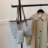 Bolsas Tendência de Grande Capacidade 2025 Novas Bolsas Femininas Moda Verão Estilo Estrangeiro Bolsa de Ombro Versátil Bolsa Tote de Alto Padrão