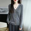 Nuevo Estilo Otoño Temprano 2025 Cárdigan de Punto con Cuello en V 100% Lana Peinada de Manga Larga para Mujer con Efecto Adelgazante Top de Color Sólido