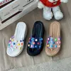 Zuecos Modelo Nuevo 2025 con Suelas Suaves, Zapatos de Punta Cerrada de Moda para Parejas, Estilo Media Pantufla, Adecuados para Enfermeras, Ligeros para Usar en la Playa