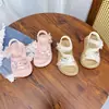 Sandalias de Niña Cómodas y Dulces Nuevo Estilo Verano 2026 Zapatos de Princesa Versátiles de Moda Sandalias de Niña de Moda Estilo Coreano