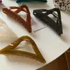 Estilo Japonés y Coreano Estilo Perezoso Clip Grande Brillante Triángulo Pinza para Agarrar el Cabello Elegante Todo Fósforo Parte Trasera de la Cabeza Pinza Tiburón Pinza para el Cabello Accesorios para el Cabello Vintage Francés