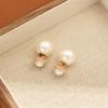 Pendientes de perlas artificiales de doble cara con personalidad europea y americana, elegantes pendientes vintage chapados en oro que combinan con todo, dos pendientes, accesorios para mujer