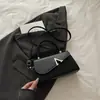 Nueva Moda de Noche Estilo Europeo y Americano 2025 Bolso de Mano con Cadena para Mujer de Gran Capacidad Bolso Cruzado Pequeño Cuadrado para Otoño e Invierno