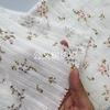 "charla de flores rima clara" tejido de algodón para primavera y otoño respetuoso con la piel algodón jacquard de rayas verticales tela con estampado floral